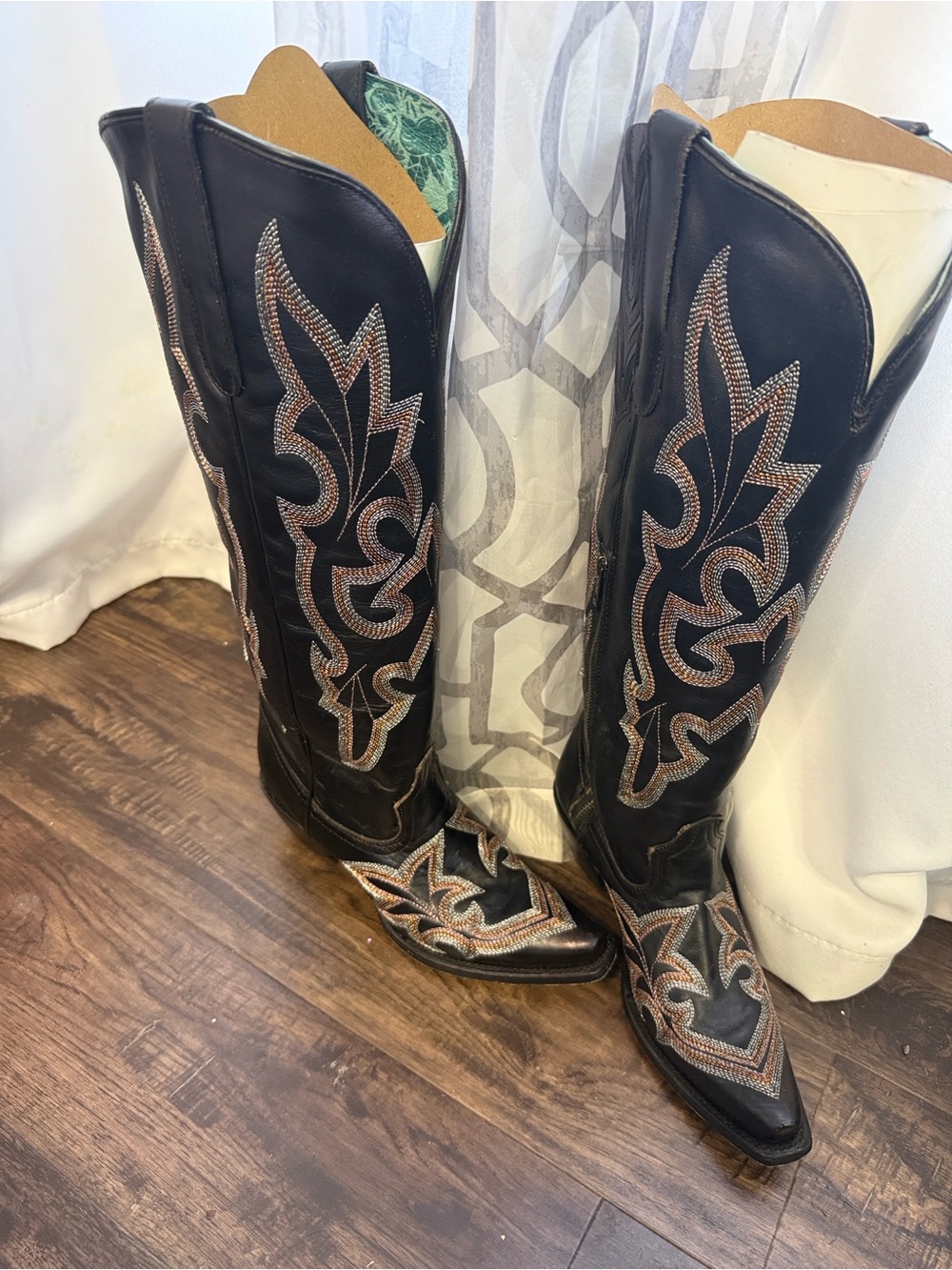 Black Leather Embroidered Western Cowboy Boots size 8 - Picture 7 of 9